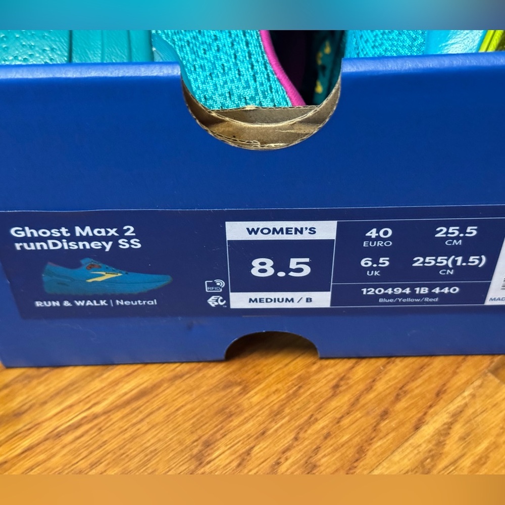 Brooks Ghost Max 2 runDisney SS - Picture 2 of 8